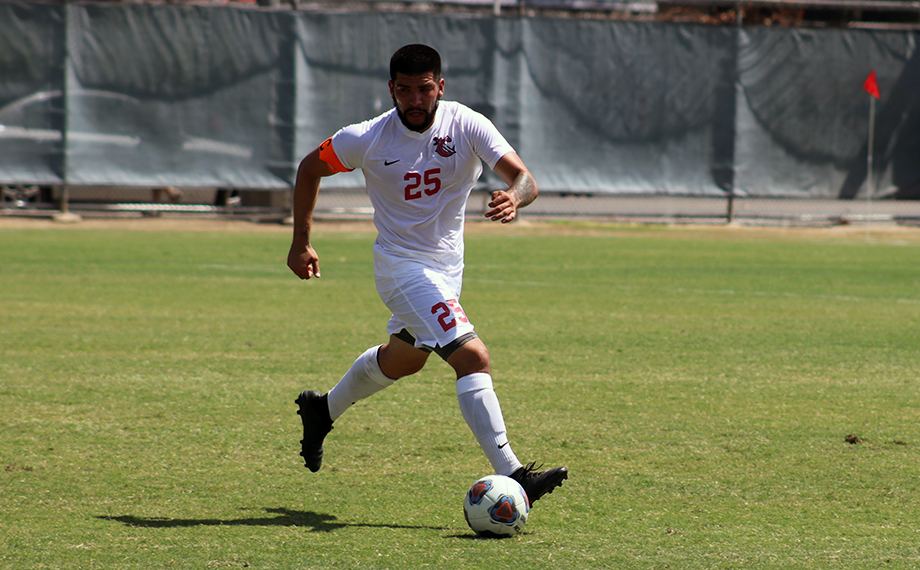 Men's Soccer Outlasted by Cerritos